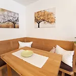 Vierthaler 3* פילצמוס