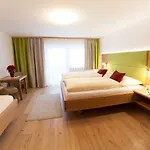 Vierthaler 3*