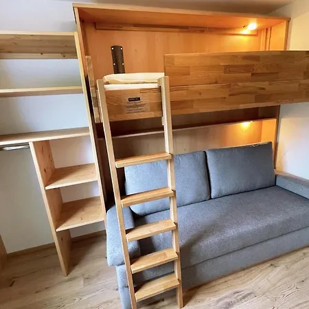 לינה וארוחת בוקר Vierthaler 3*