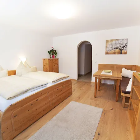 לינה וארוחת בוקר Vierthaler