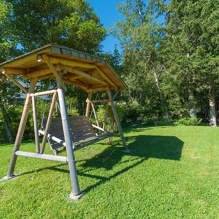 לינה וארוחת בוקר Vierthaler 3*