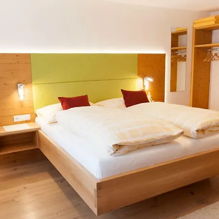 Vierthaler 3* פילצמוס